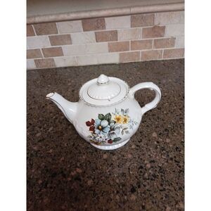 VTG WOOD & SONS ELLGREAVE ENGLAND GENUINE IRONSTONE FLORAL TEAPOT RARE FIND‎